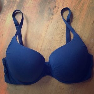 Victoria’s Secret size 34D bra